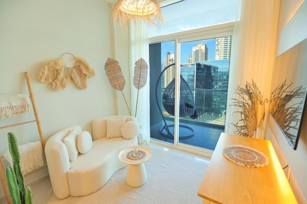 Vera Burj Khalifa View Boho-chic Apartment