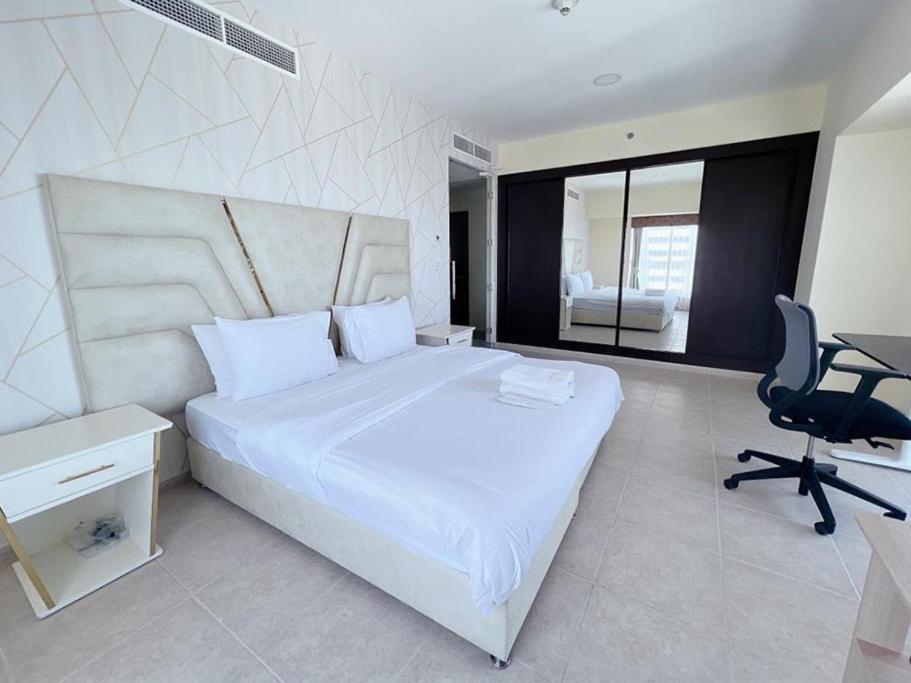 7001r1 Zingo - With Full Sea View At Marina