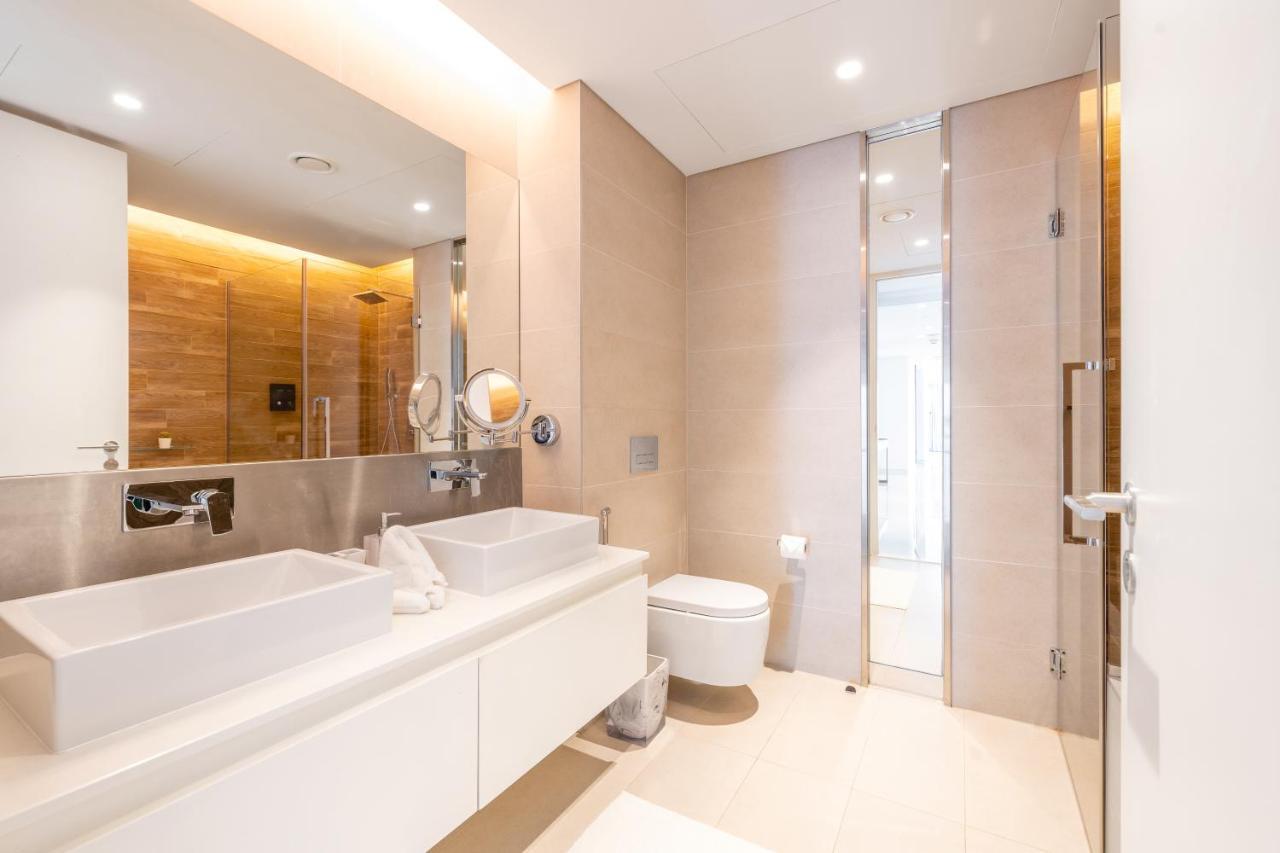 Spectacular 3 Bedroom With Maids Facing The Eye * Dubai