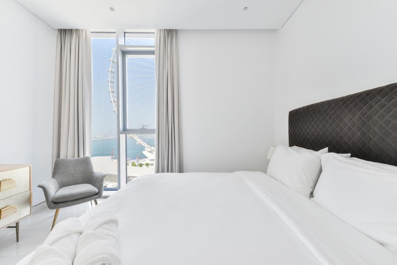 Spectacular 3 Bedroom With Maids Facing The Eye Apartment