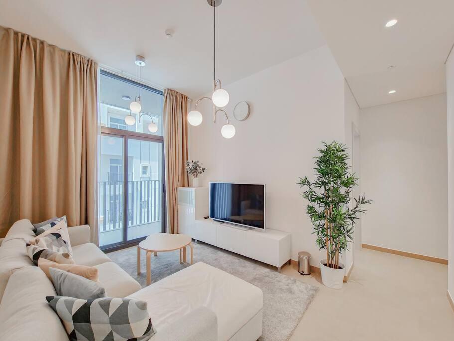 Apartment Modern And Stylish 1 Bedroom In Belgravia Heights 1 Jvc