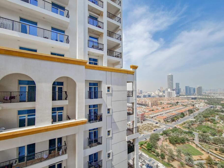 Modern And Stylish 1 Bedroom In Belgravia Heights 1 Jvc Apartment