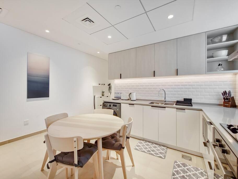 Modern And Stylish 1 Bedroom In Belgravia Heights 1 Jvc *