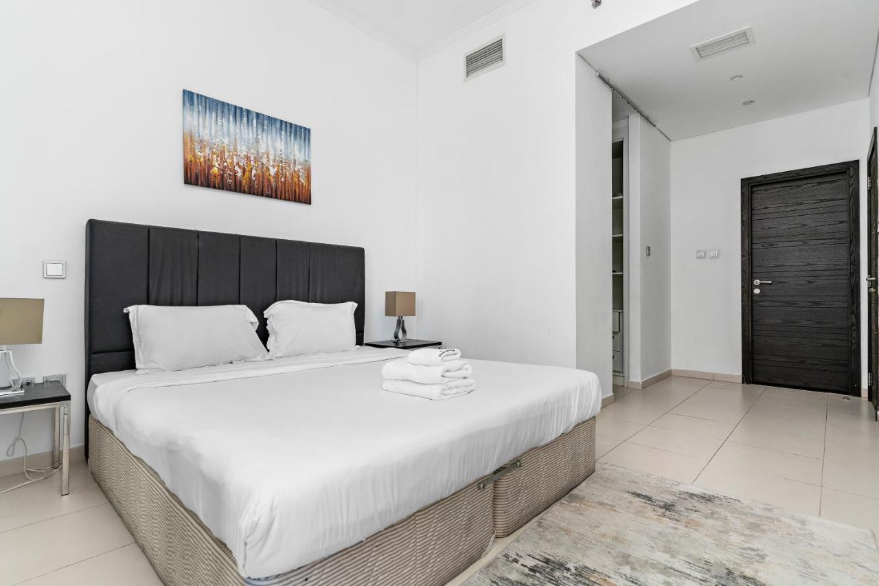 Stonetree - Cayan Tower 2 Bedroom - Location * Dubai