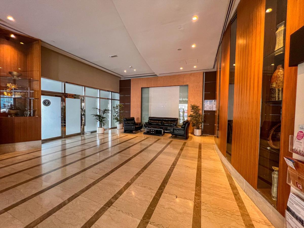 Cosmos Living Luxurious Near Metro Dubai