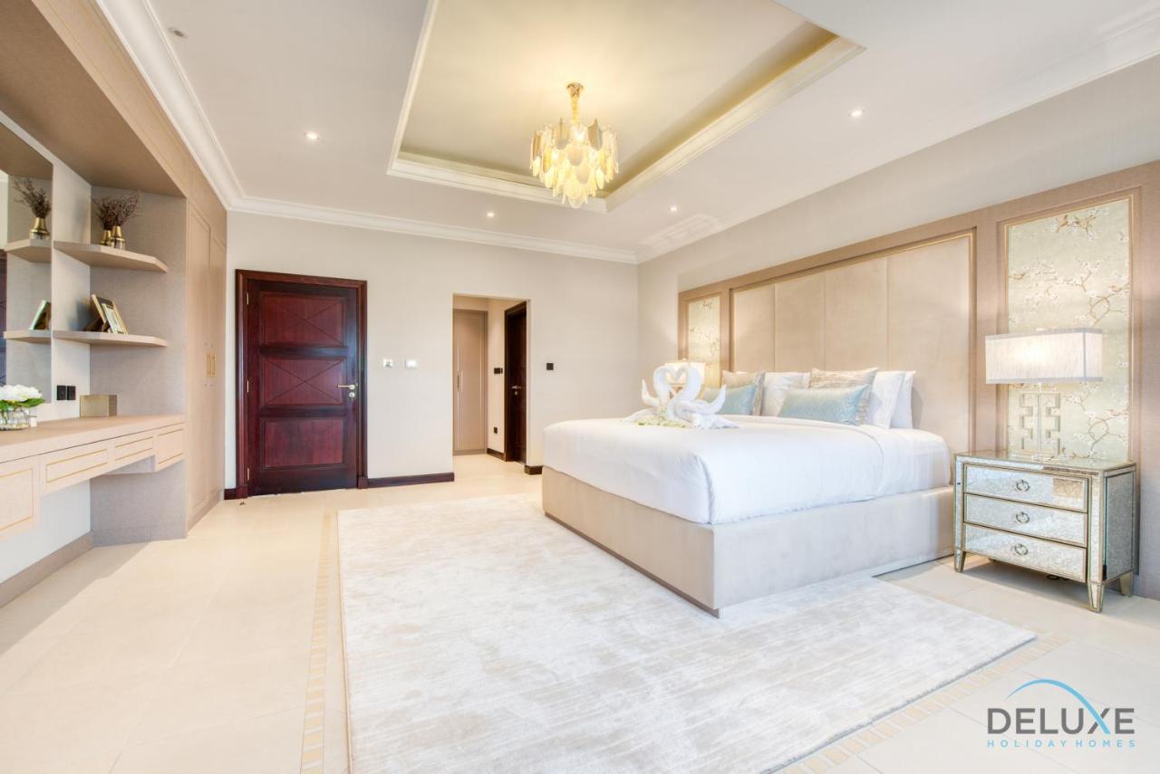 Villa Oasis: Luxe 4br With Assistant And Private Pool At Palm Jumeirah