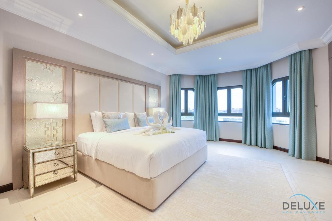 Oasis: Luxe 4br With Assistant And Private Pool At Palm Jumeirah Villa Dubai