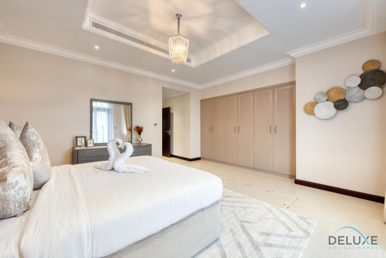 Oasis: Luxe 4br With Assistant And Private Pool At Palm Jumeirah Villa Dubai