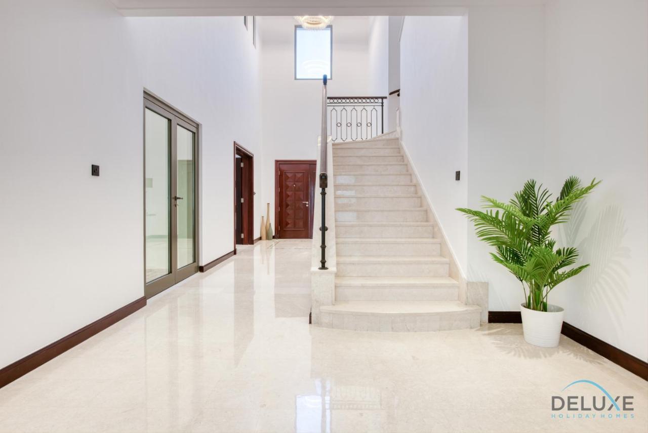 Oasis: Luxe 4br With Assistant And Private Pool At Palm Jumeirah Villa
