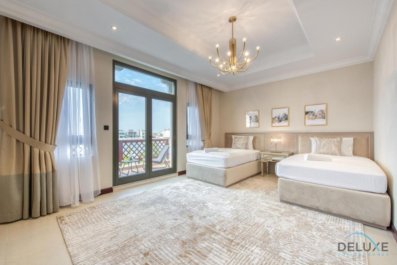 Villa Oasis: Luxe 4br With Assistant And Private Pool At Palm Jumeirah Dubai
