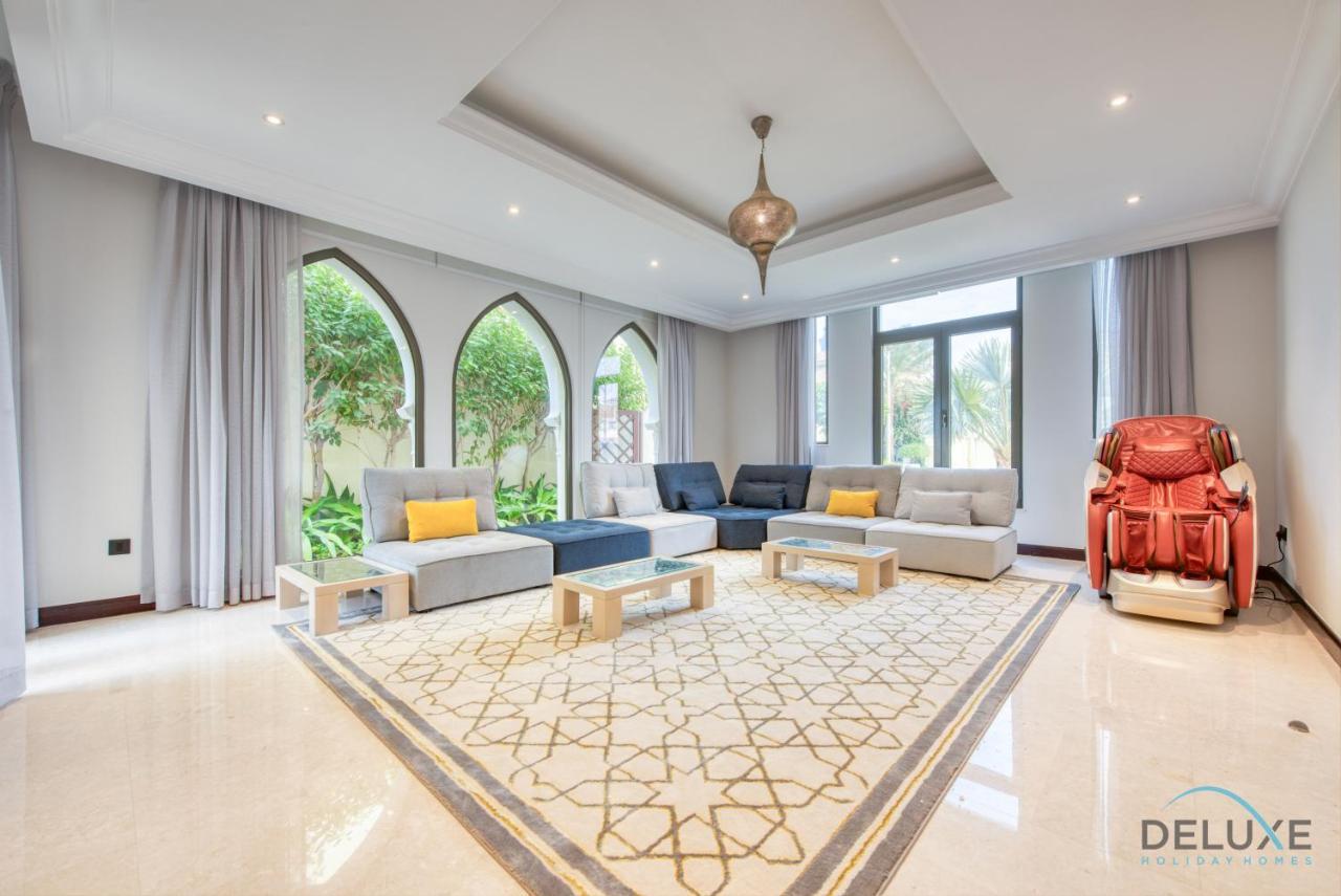 Oasis: Luxe 4br With Assistant And Private Pool At Palm Jumeirah Villa Dubai