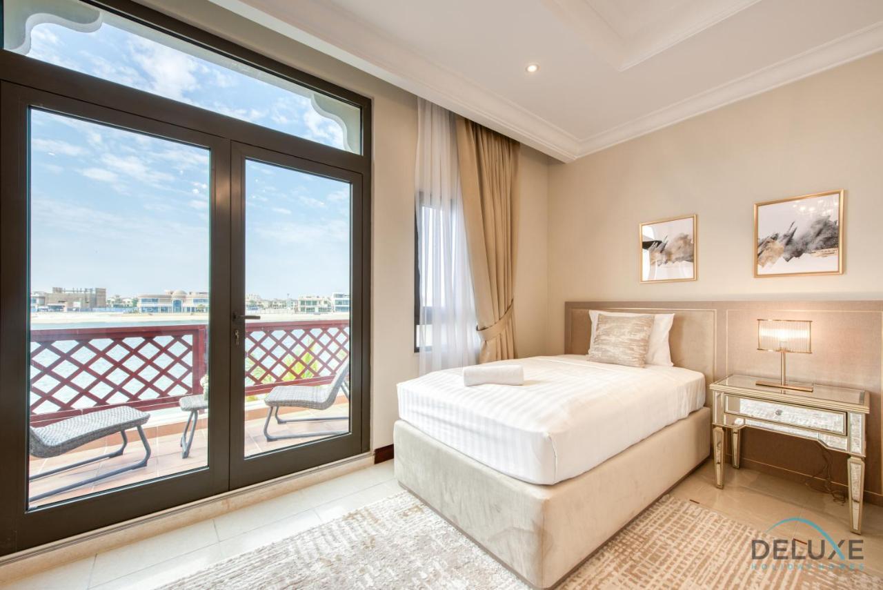 Oasis: Luxe 4br With Assistant And Private Pool At Palm Jumeirah Villa