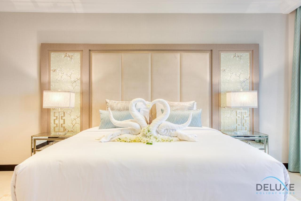 Oasis: Luxe 4br With Assistant And Private Pool At Palm Jumeirah Villa *