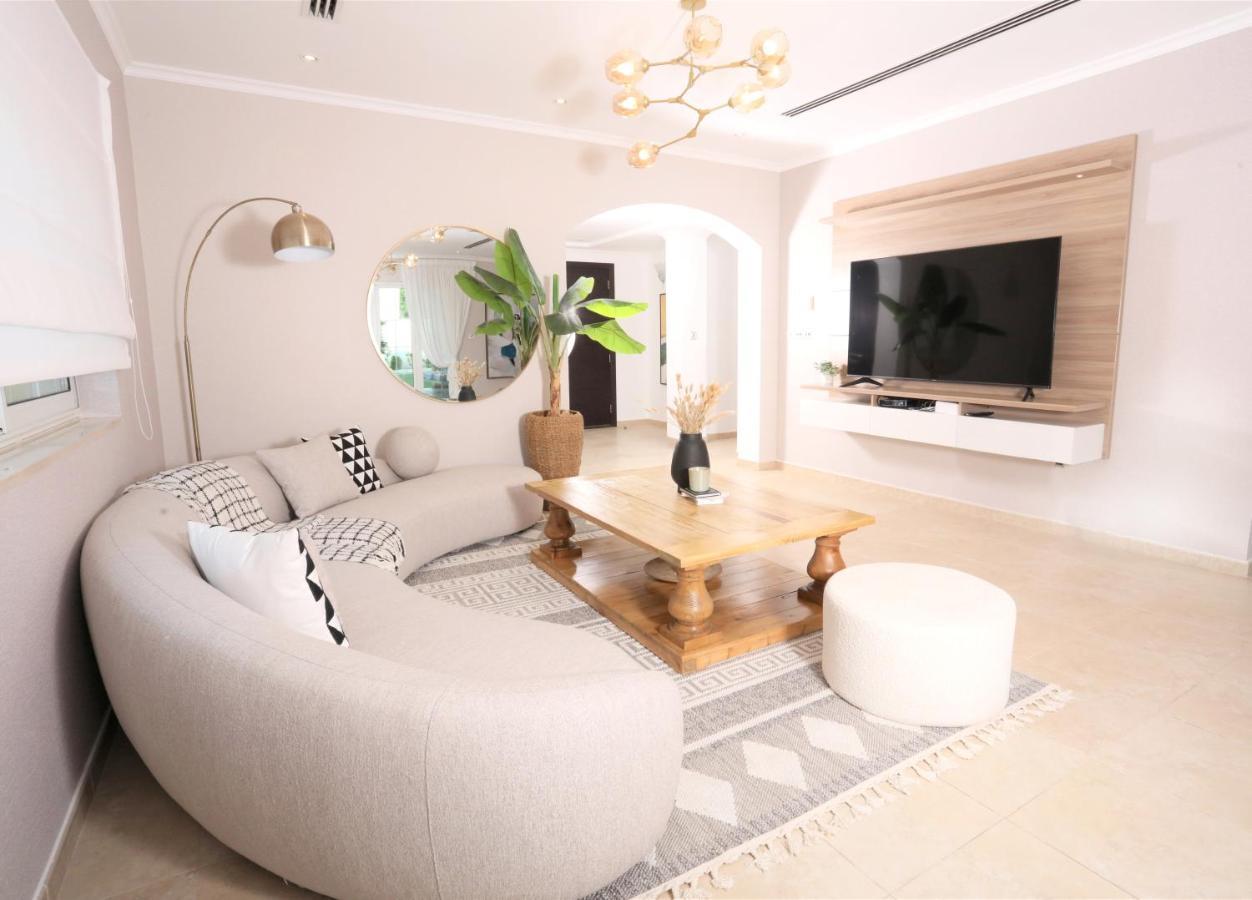 Luxury 3br Private And Elaborate Gardens Villa *
