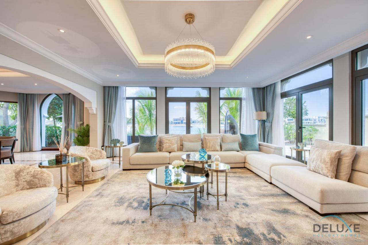Oasis: Luxe 4br With Assistant And Private Pool At Palm Jumeirah Villa Dubai