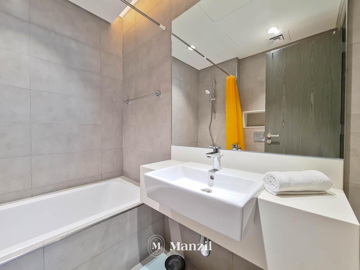 Stylish Waterfront 1 Bedroom W Pvt Near Downtown Apartment