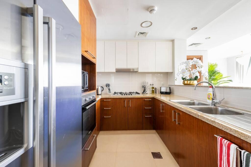 Larbi Breathtaking Burj And Fountain View Luxurious 2 Bed Apartment Dubai