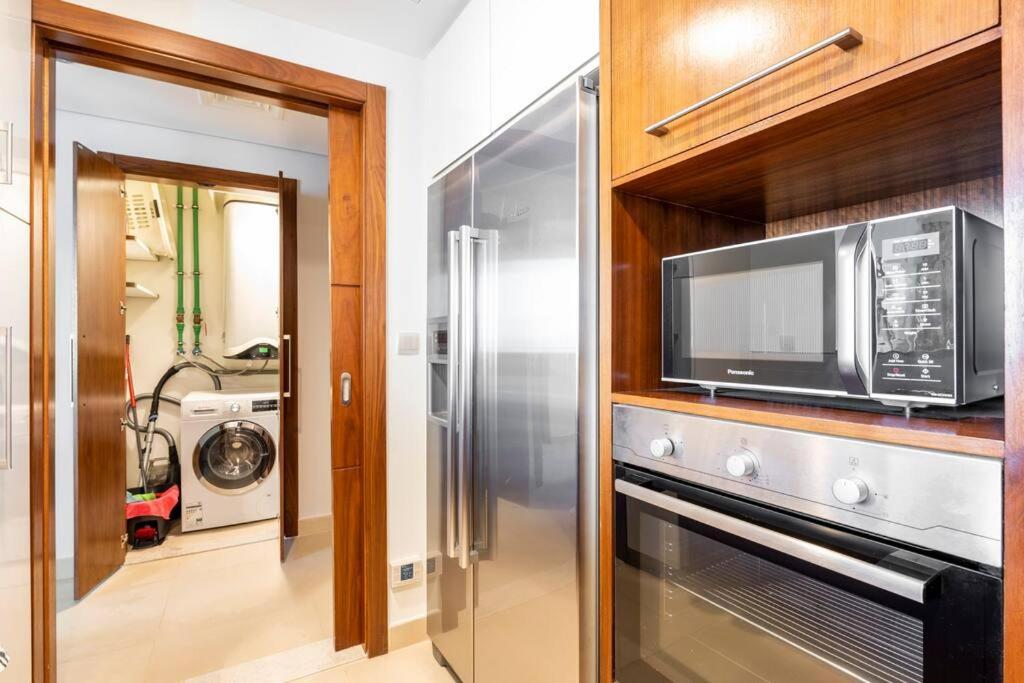 Larbi Breathtaking Burj And Fountain View Luxurious 2 Bed Apartment Dubai