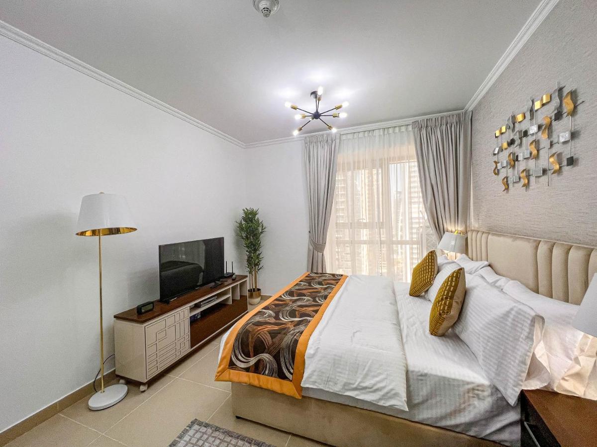 Cosmos Living Luxurious Near Metro Apartment Dubai