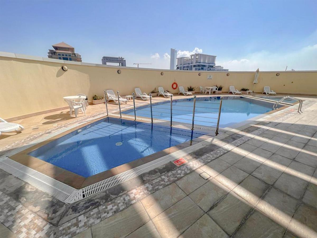 Cosmos Living Luxurious Near Metro * Dubai
