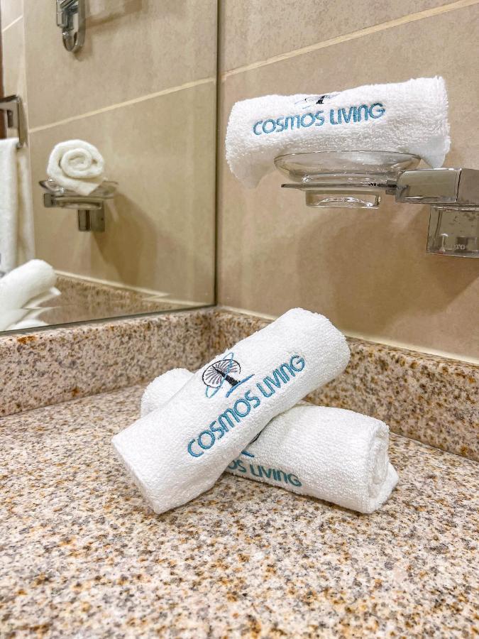 Cosmos Living Luxurious Near Metro Apartment