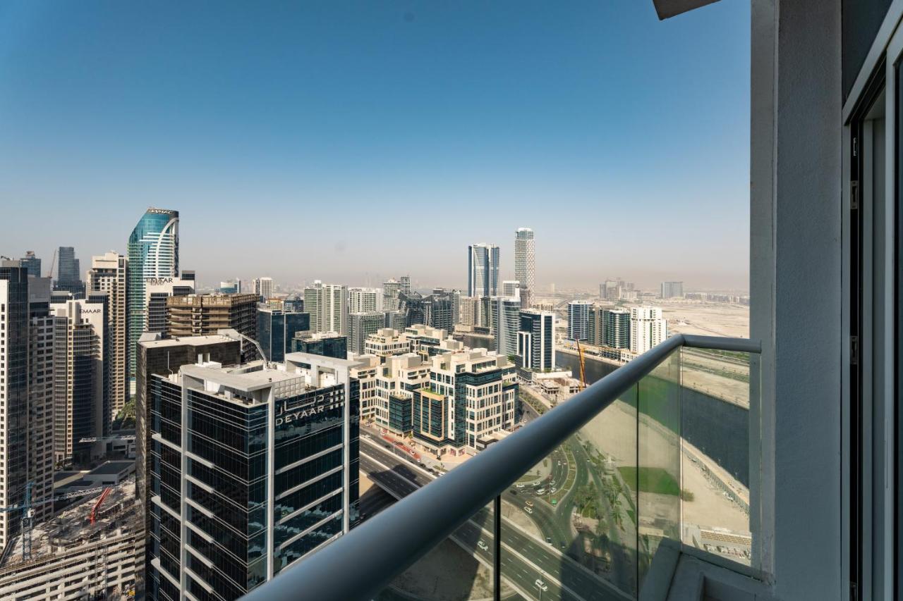 Aliving Elegant Maison Prive With Burj Khalifa Canal Views Business Bay 3110 Dubai