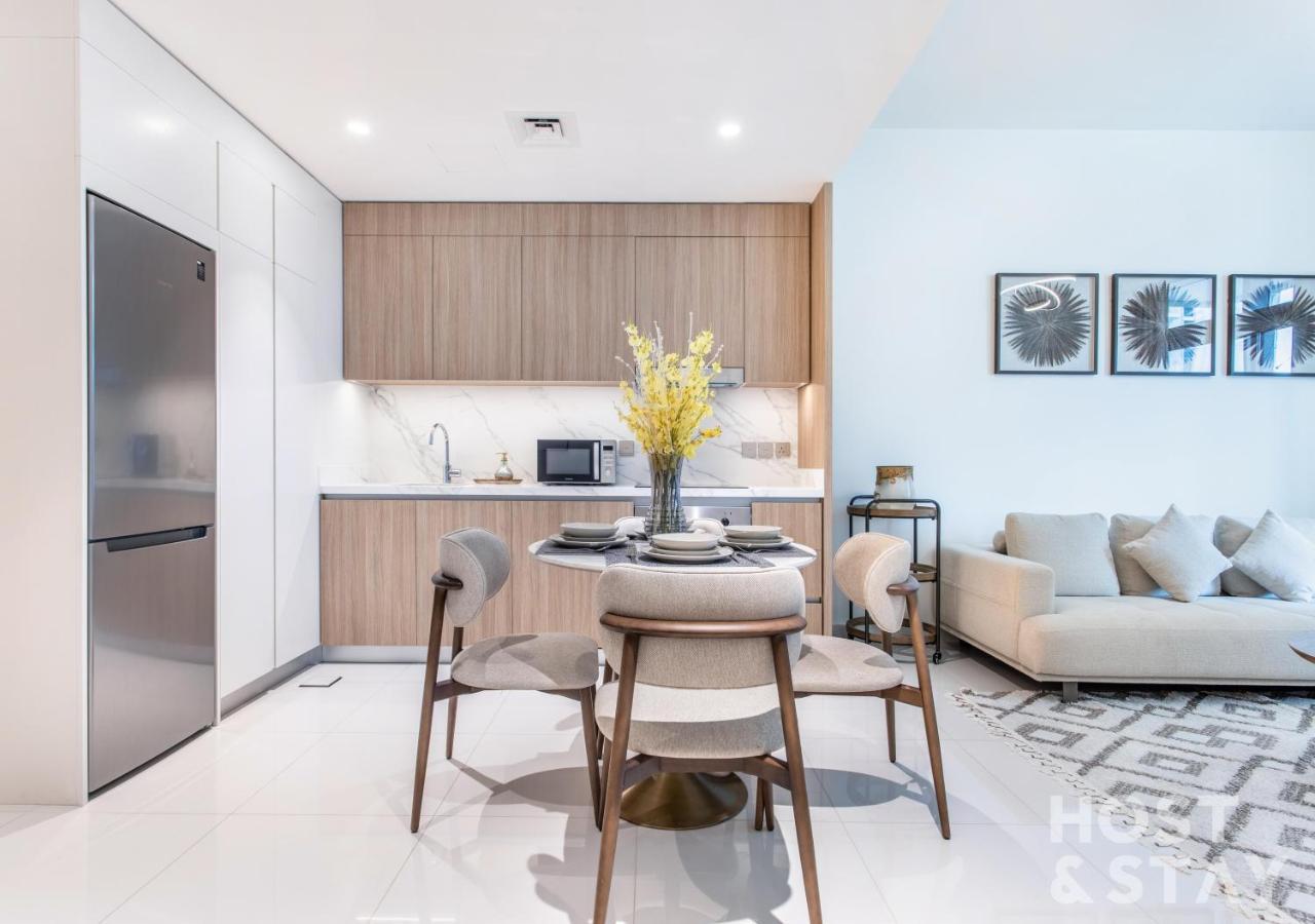 Vista Tower 2 - 1br - Emaar Beachfront Dubai