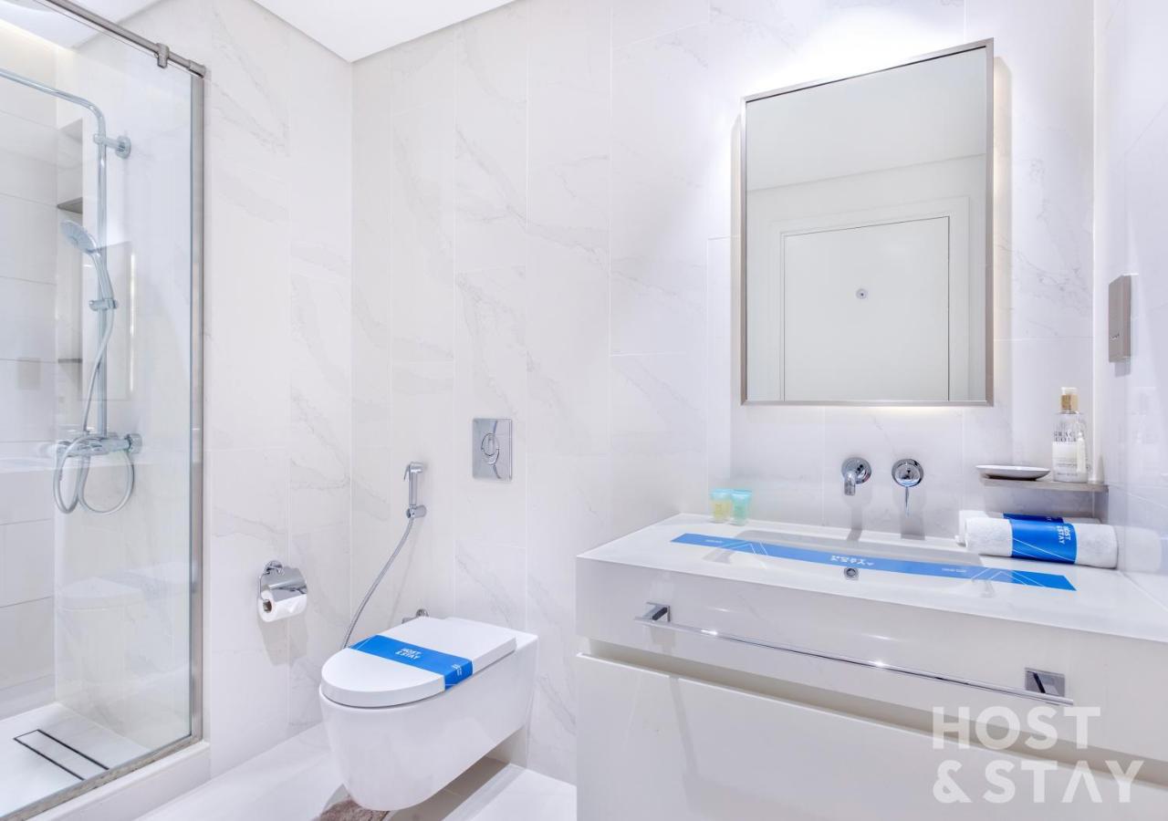 Vista Tower 2 - 1br - Emaar Beachfront Dubai