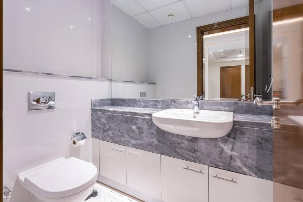 Breathtaking 1bed With Balcony In Al Habtoor * Dubai
