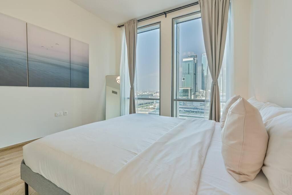 Breathtaking 1bed With Balcony In Al Habtoor Apartment