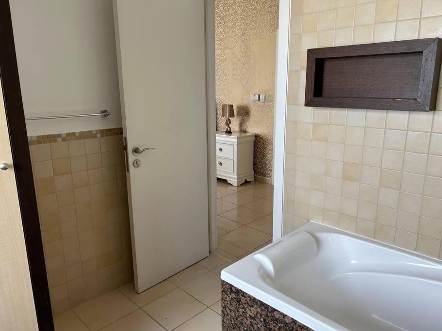 Gorgeous 4bed Sea View At Jbr Apartment Dubai