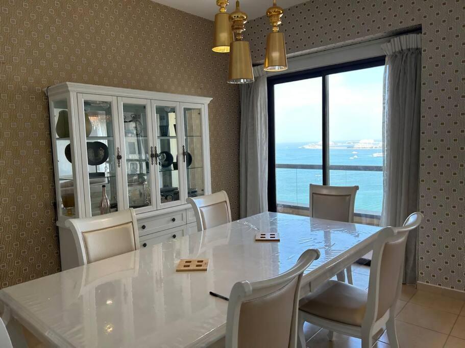 Gorgeous 4bed Sea View At Jbr Dubai