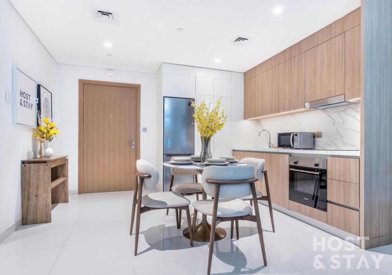 Vista Tower 2 - 1br - Emaar Beachfront Apartment *
