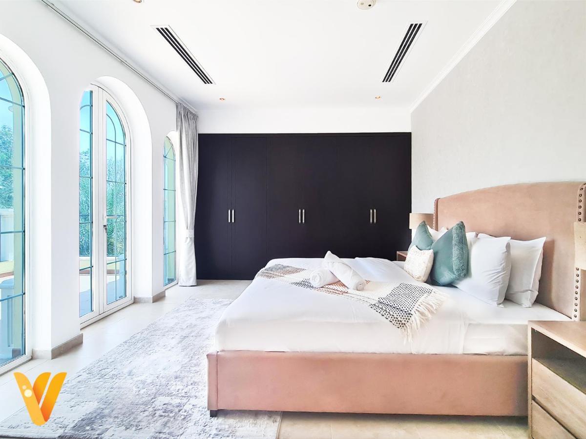 Luxury 3br Private And Elaborate Gardens