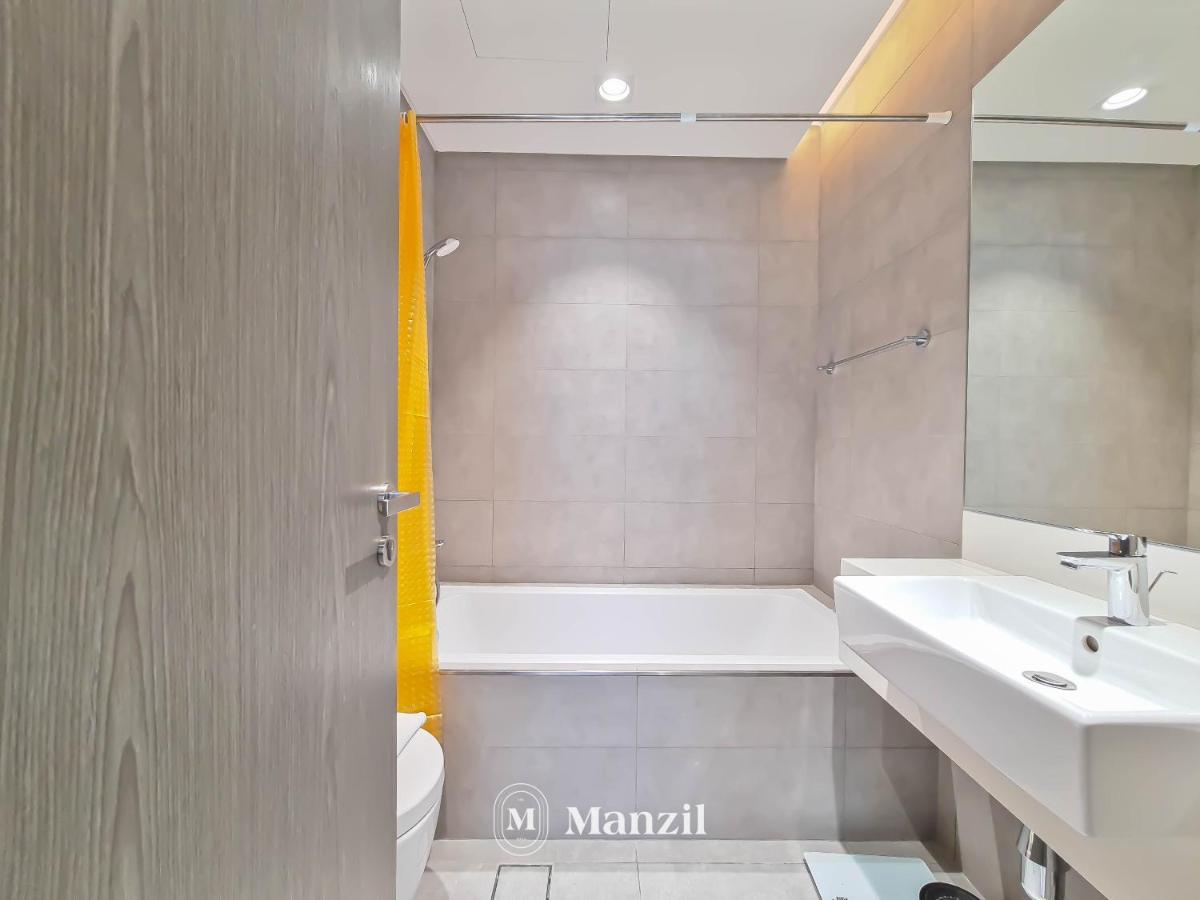 Apartment Stylish Waterfront 1 Bedroom W Pvt Near Downtown Dubai