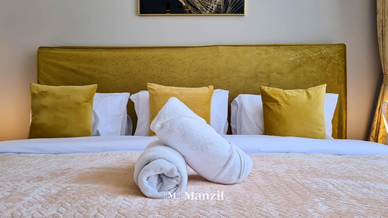 Stylish Waterfront 1 Bedroom W Pvt Near Downtown Apartment Dubai