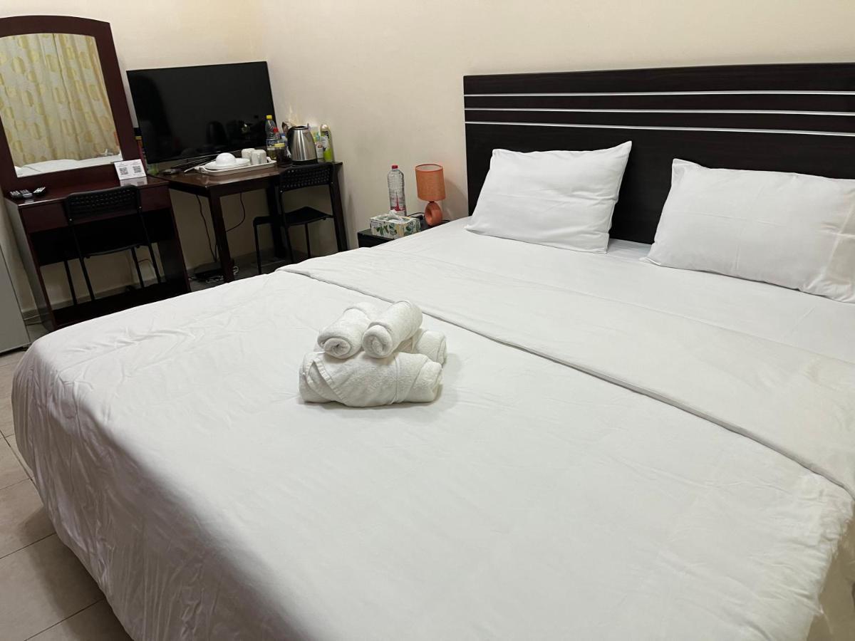Apartment Master Attached Bathroom Dubai
