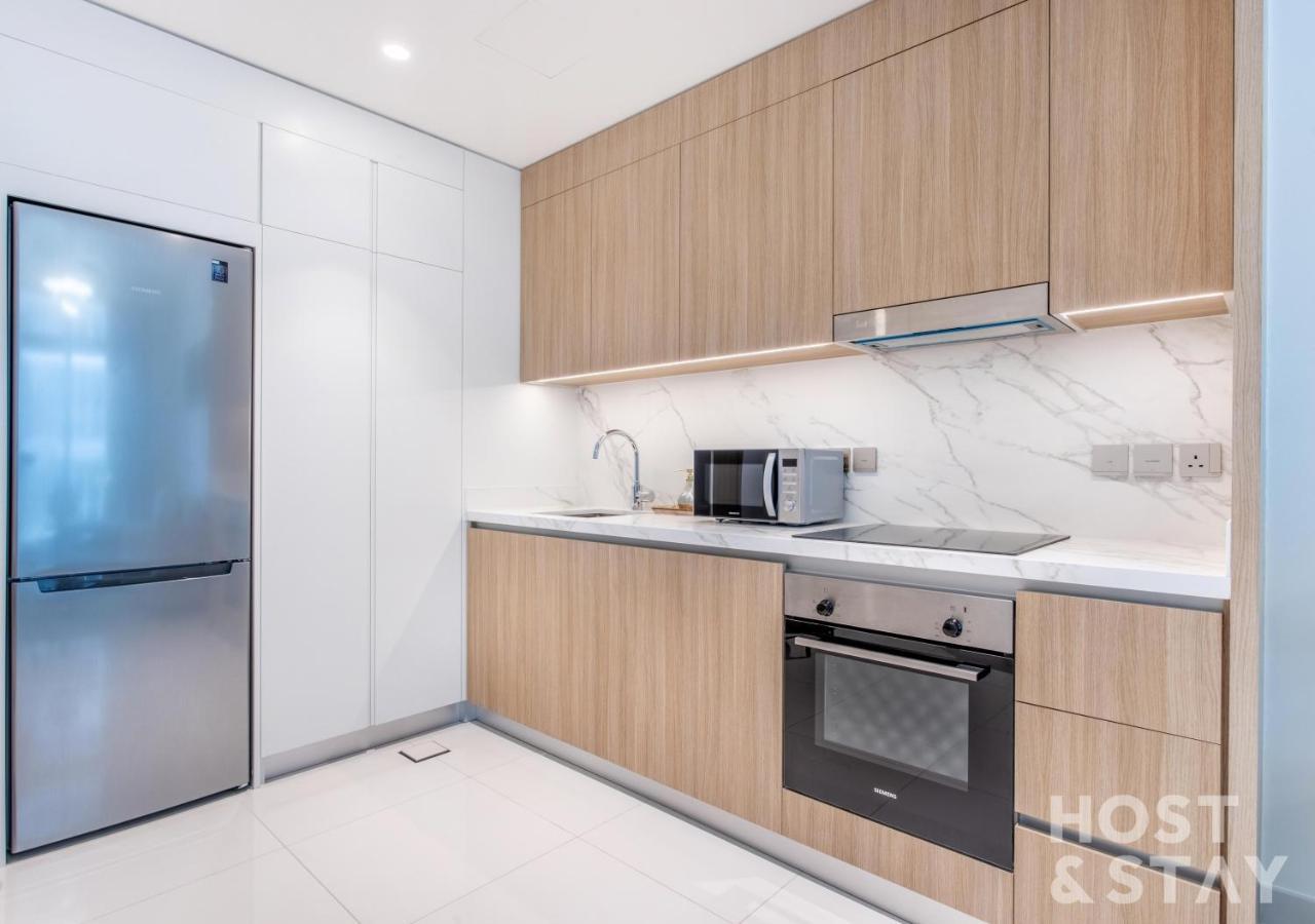 Vista Tower 2 - 1br - Emaar Beachfront Dubai