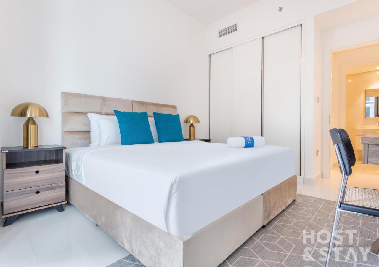 Vista Tower 2 - 1br - Emaar Beachfront Apartment