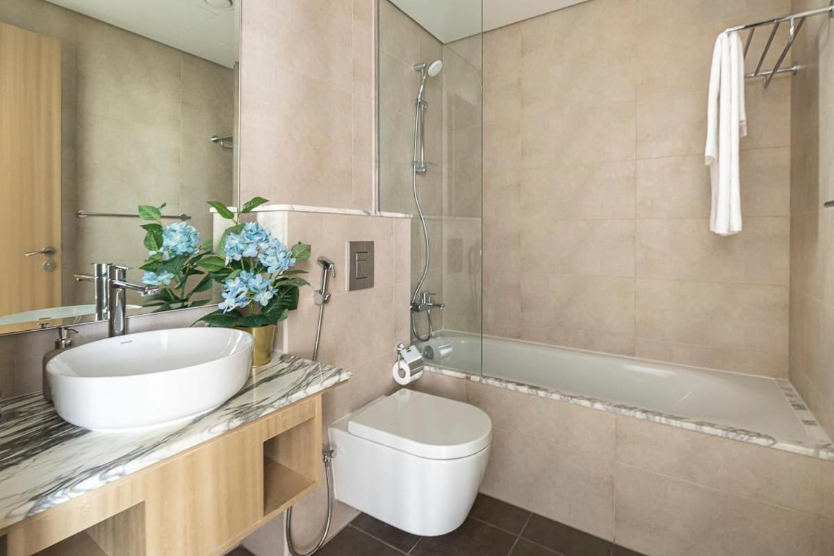 Frank Porter - Paramount Midtown Dubai