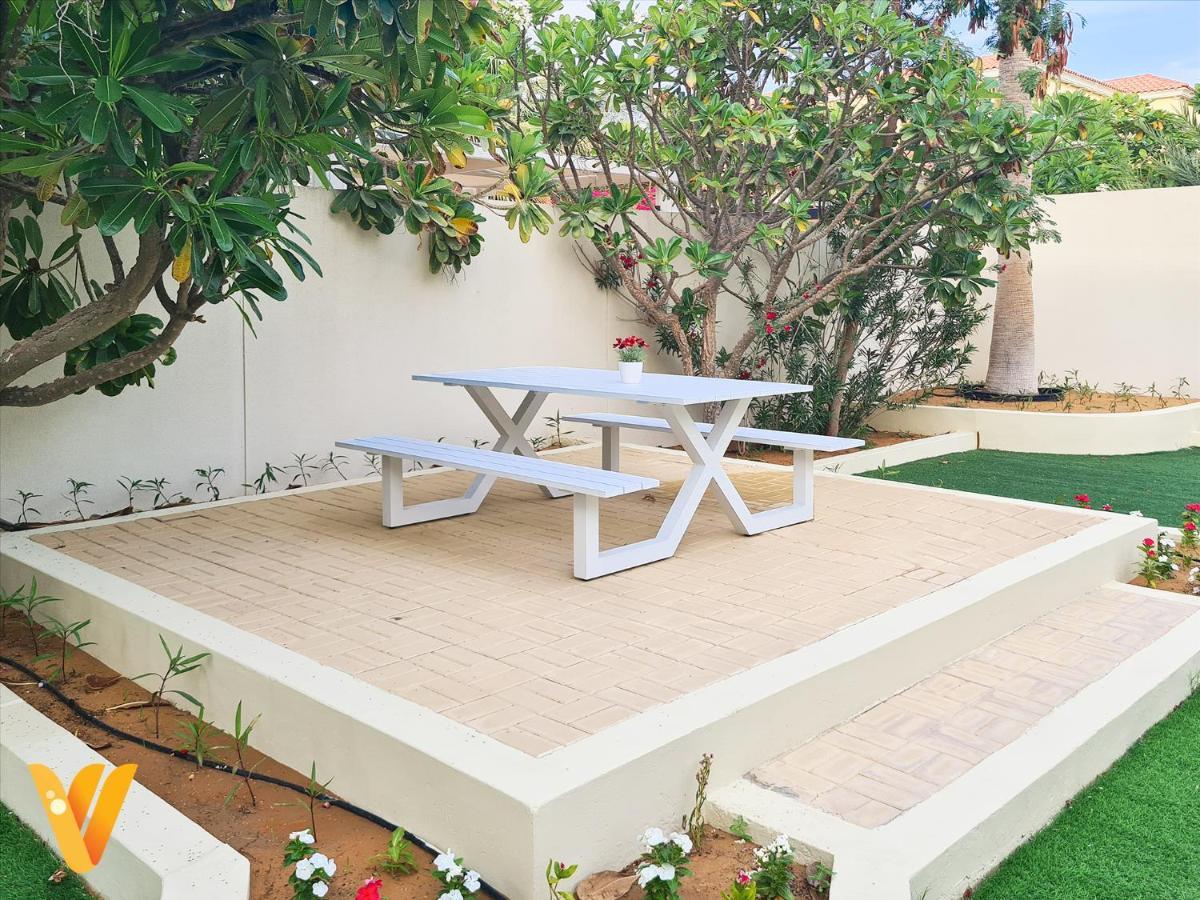 Luxury 3br Private And Elaborate Gardens * Dubai