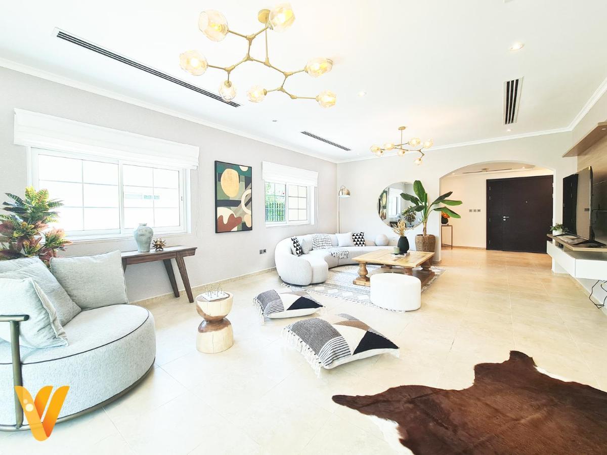 Villa Luxury 3br Private And Elaborate Gardens Dubai