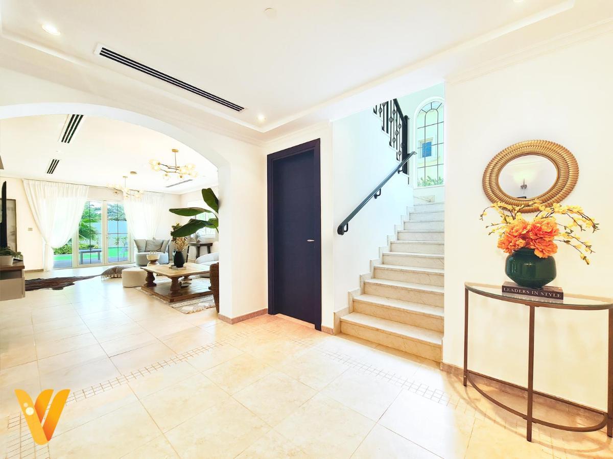 Luxury 3br Private And Elaborate Gardens