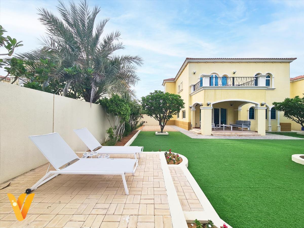 Luxury 3br Private And Elaborate Gardens Dubai