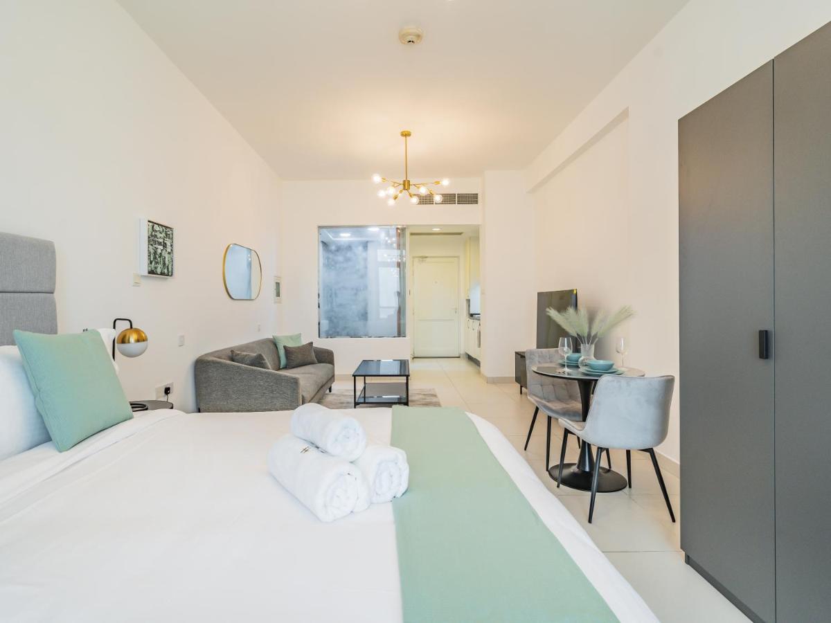 Minimalistic In Palm Views - Palm Jumeirah Apartment Dubai