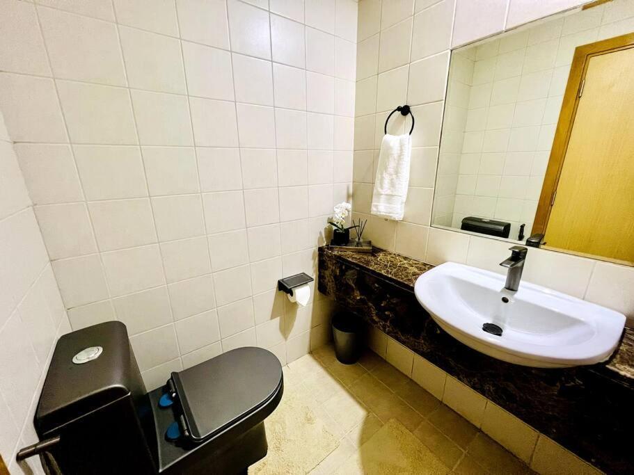 New Luxury 1br Near Burj Khalifa Apartment Dubai