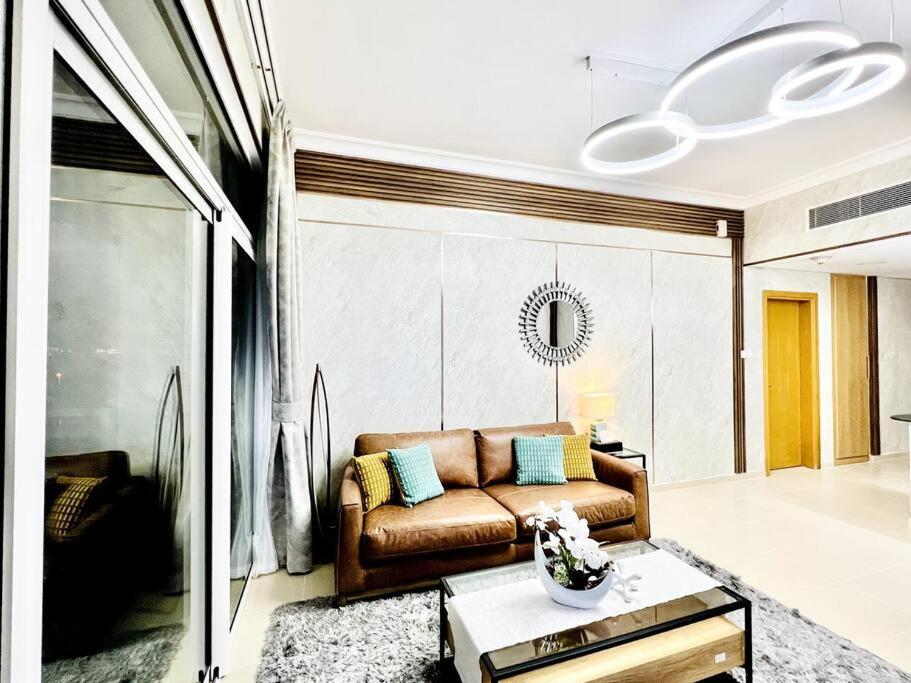 New Luxury 1br Near Burj Khalifa Apartment