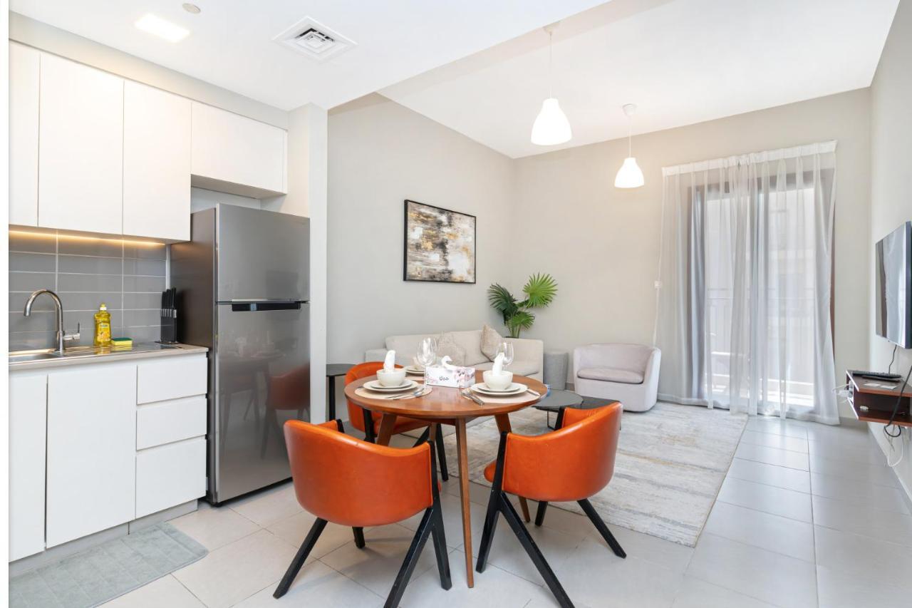 Apartment Beautiful Huge I Fully- Furnished Dubai