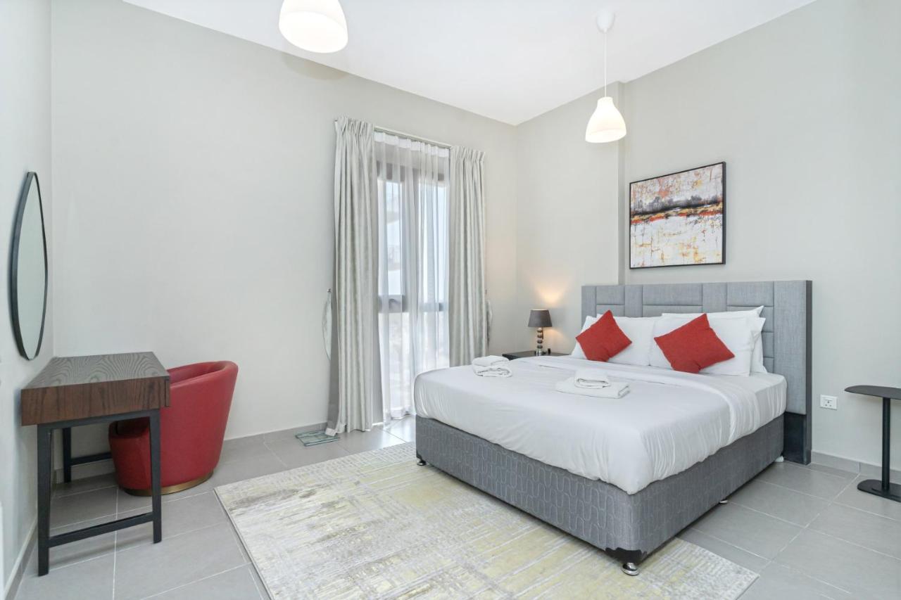 Apartment Beautiful Huge I Fully- Furnished