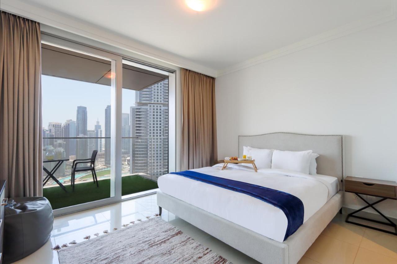 Livbnb - 2br Burj View In Boulevard Point * Dubai